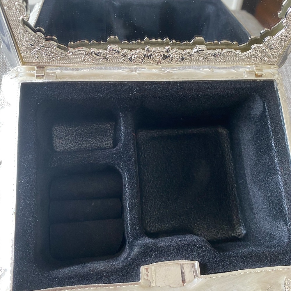 Jewelry storage - Picture 6 of 6